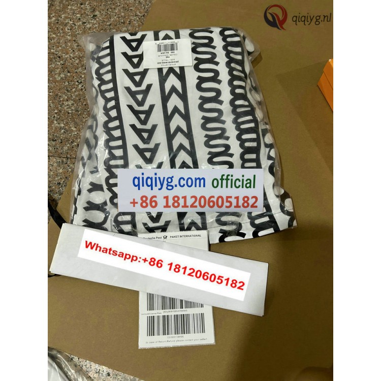 qiqiyg.com Gratis Verzending | Foto's en Contact qiqiyg via WhatsApp QYQ040