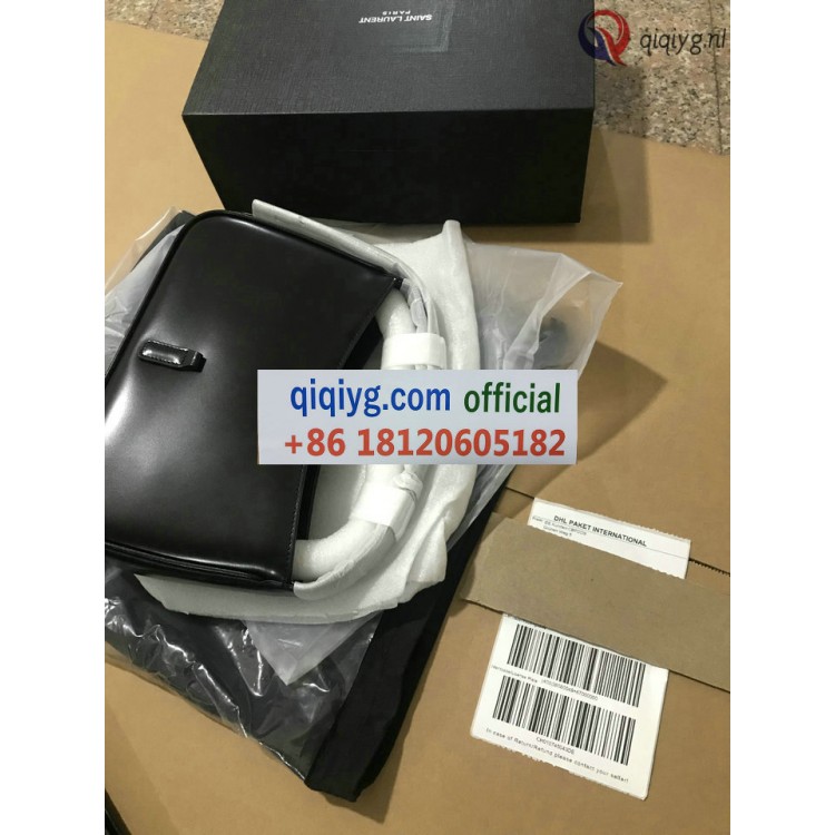 qiqiyg.com Gratis Verzending | Foto's en Contact qiqiyg via WhatsApp QYQ048