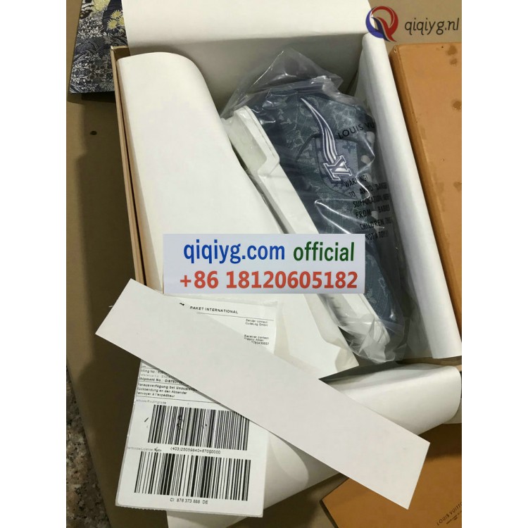 qiqiyg.com Gratis Verzending | Foto's en Contact qiqiyg via WhatsApp QYQ102