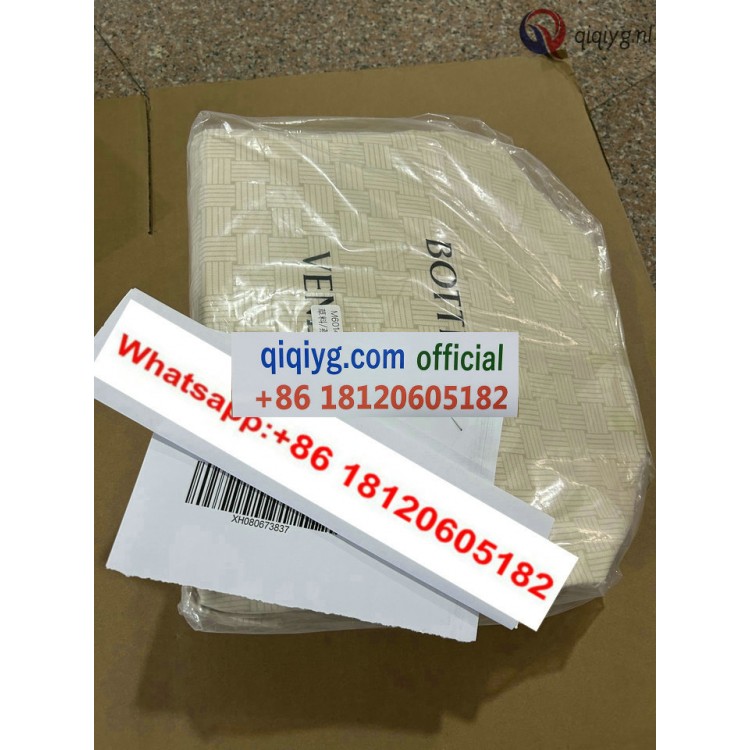 qiqiyg.com Gratis Verzending | Foto's en Contact qiqiyg via WhatsApp QYQ217